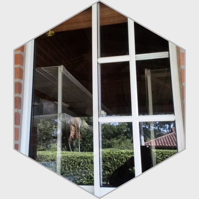 Carpintería aluminio puertas ventanas divisiones en Pereira