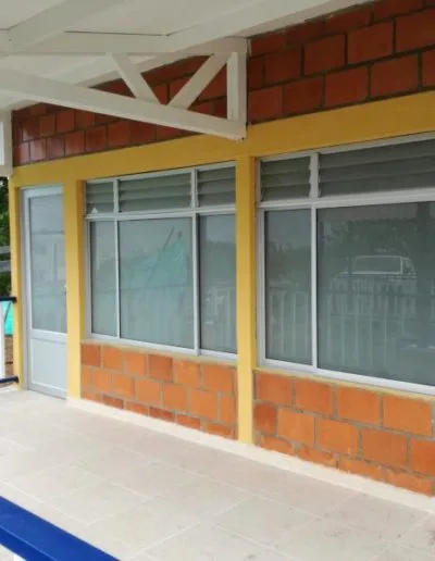 Puerta y ventanas vidrio opalizado