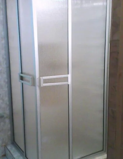 División de baño en aluminio y acrílico Pereira