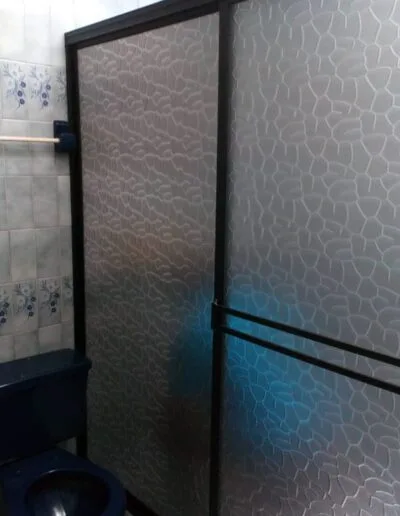 División de baño en aluminio y acrílico Pereira