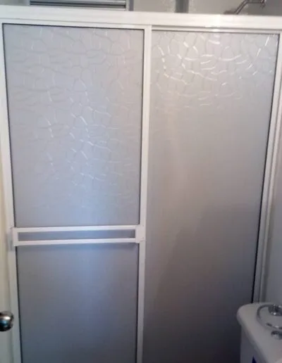 División de baño en aluminio y acrílico Pereira